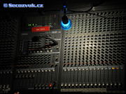 Úsek ředitele monitor mix pultu Yamaha